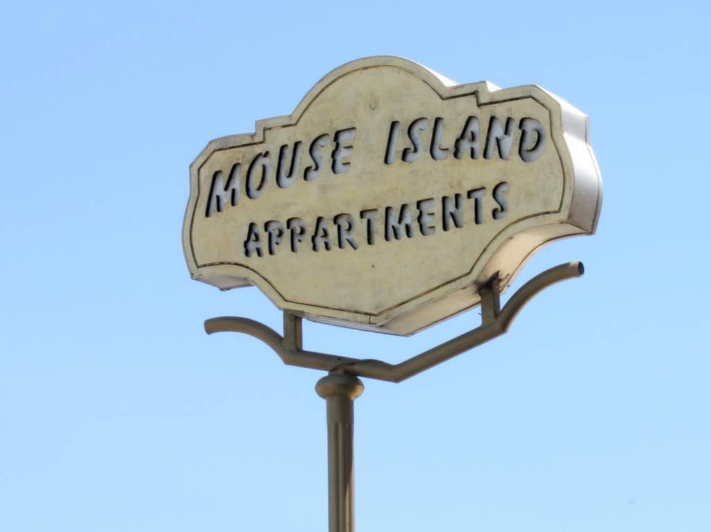 Mouse Island Aparthotel Perama  Bagian luar foto